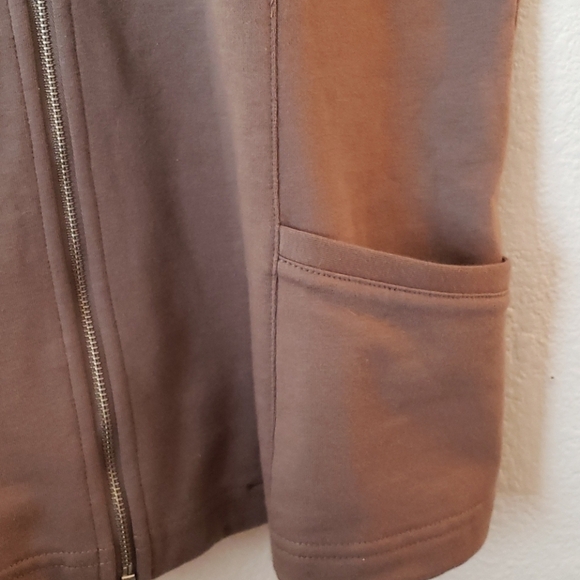 WEEKENDS by Chico's Zip Rhinestone Accented Vest Size 1 - Picture 4 of 7